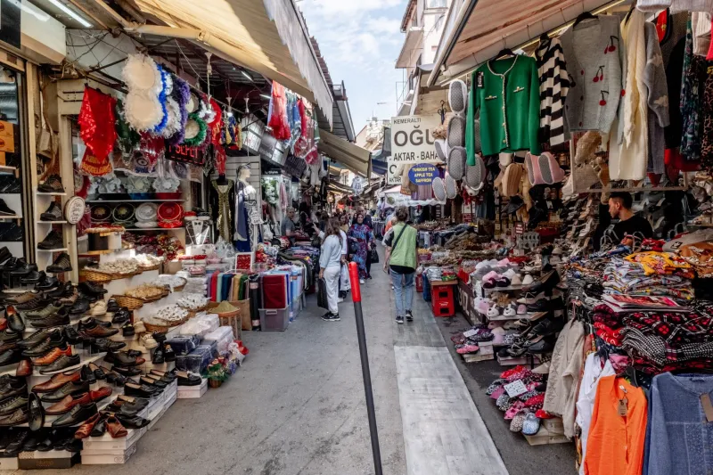 Crowds, Selfie Sticks, and Clichés: How to Actually Experience the World's Most Visited Places